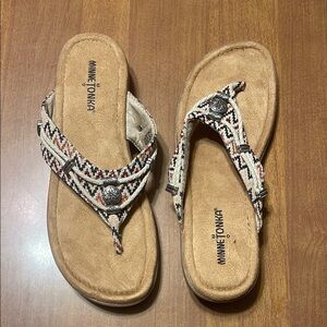 - Minnetonka Beige Patterned Sandals size 9